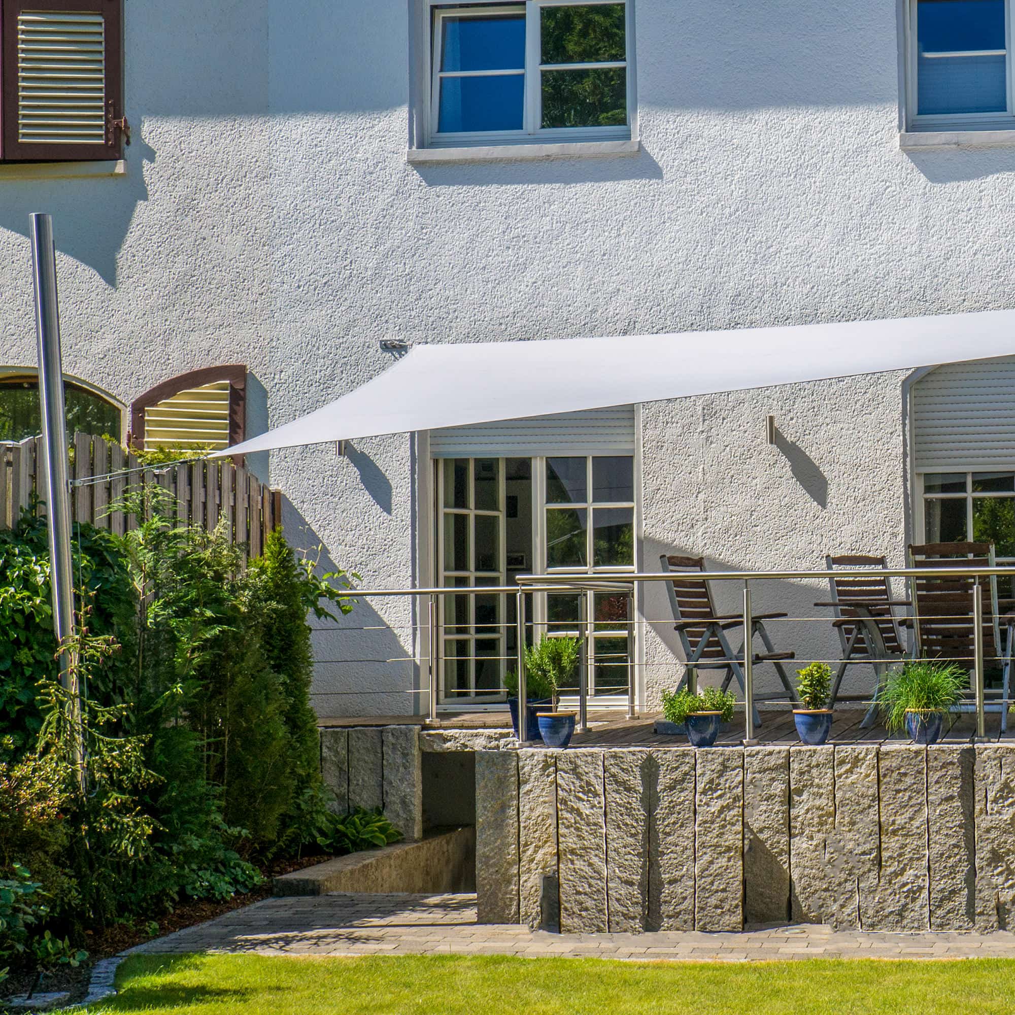 awning house backyard